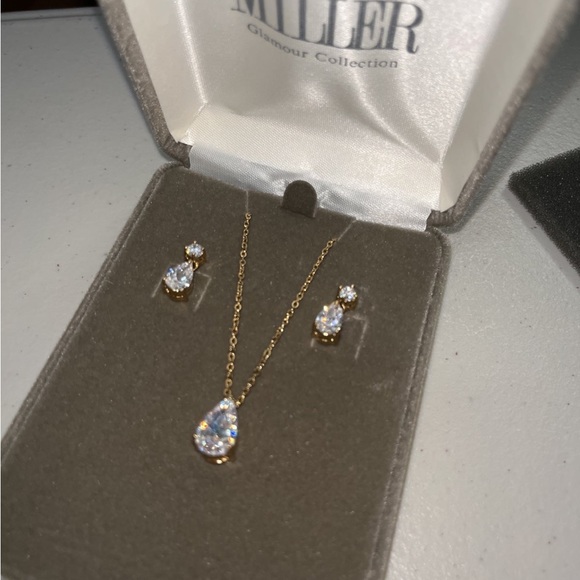Nolan Miller’s Twinkling Pendant and Earring Set - Picture 3 of 11